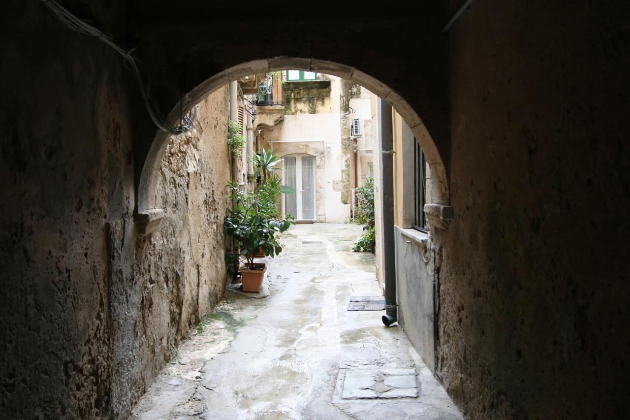 Dream Suite In Ortigia Syracuse ภายนอก รูปภาพ